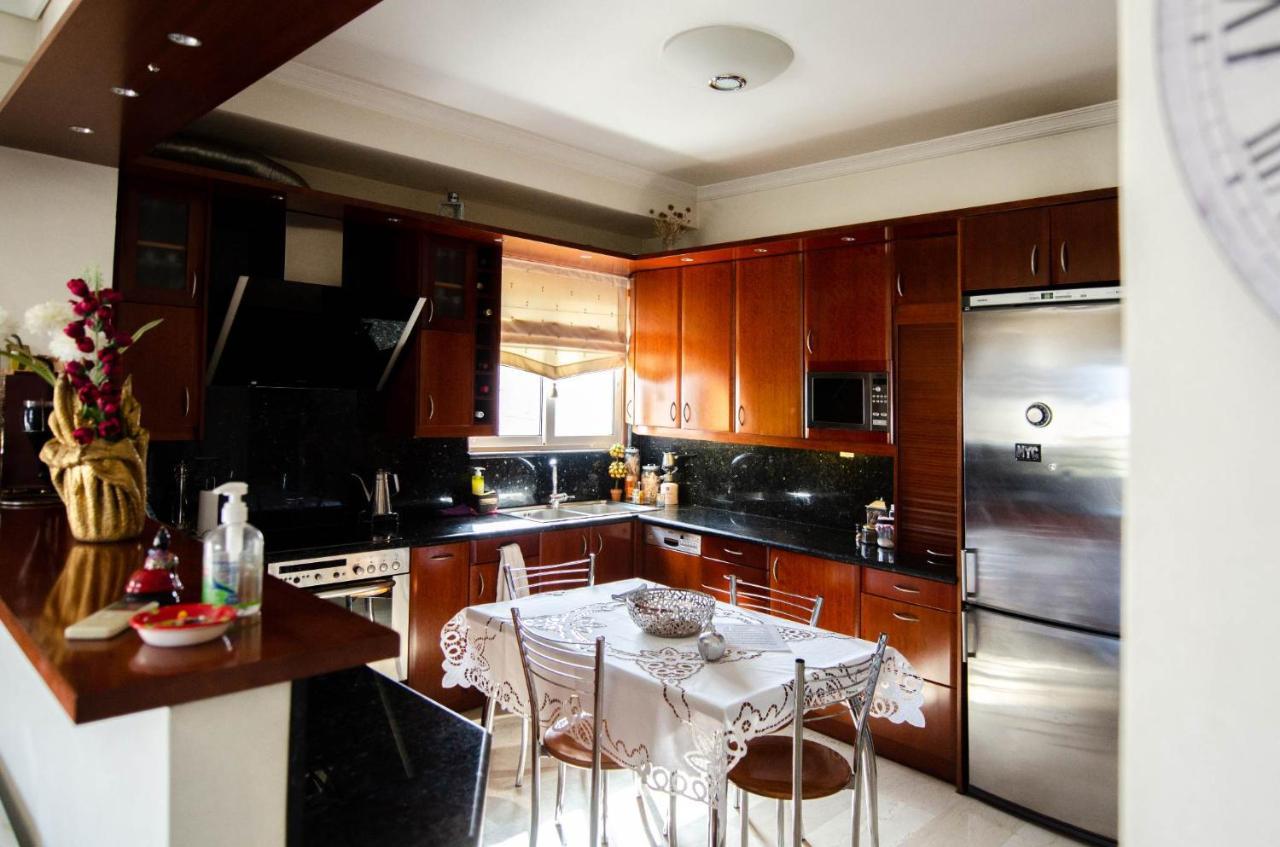 Aigio Park Apartment Exterior photo